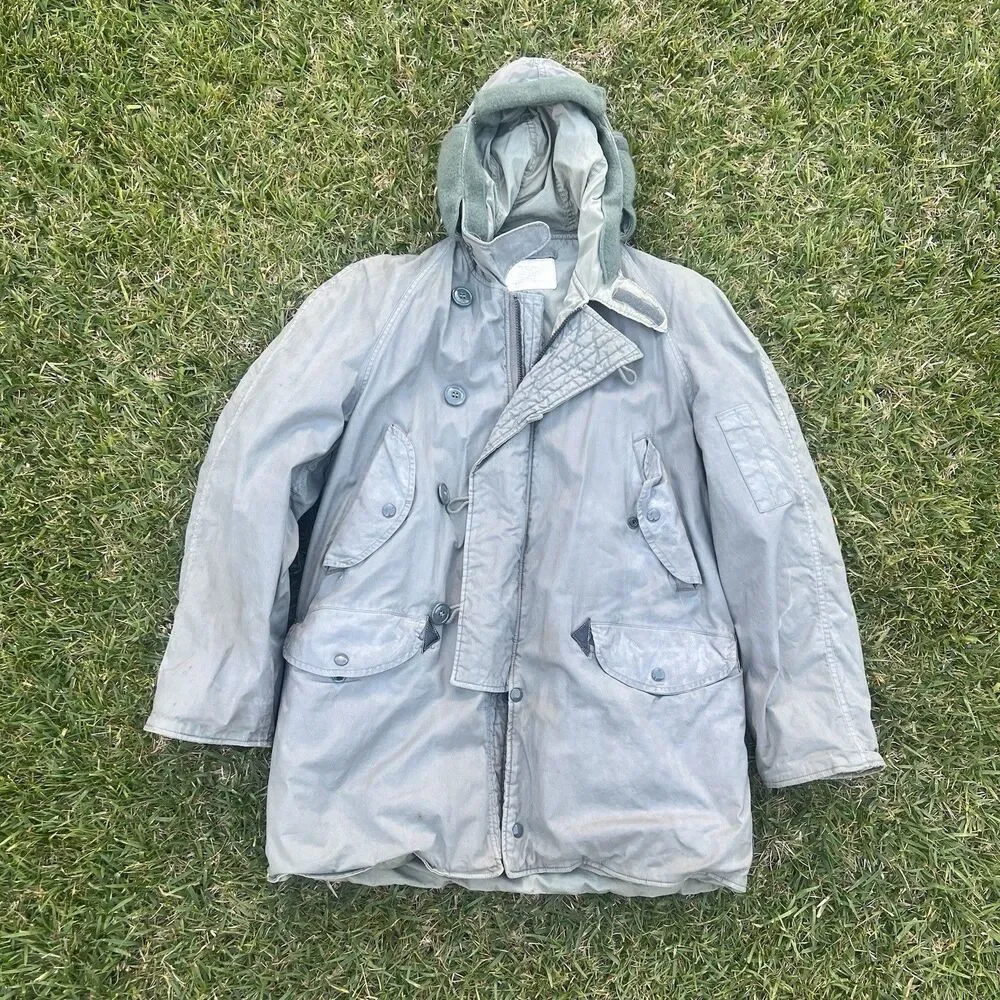 1974 Vietnam War Era USAF Air Force CWU-8/P Men’s Parka Size S Small
